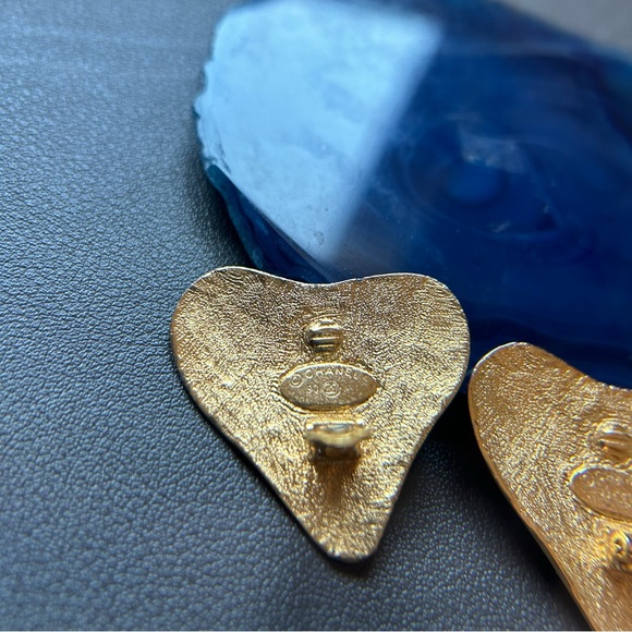Vintage Chanel CC Heart Clip On Earrings - Picture 6 of 8